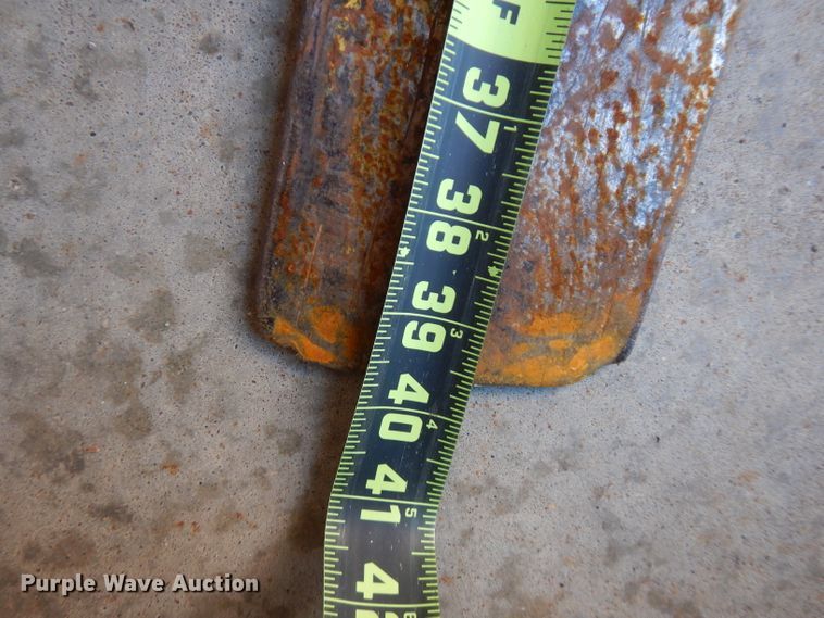 image for item FW9900 Caterpillar MC30  forklift