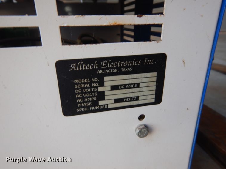 image for item FW9900 Caterpillar MC30  forklift