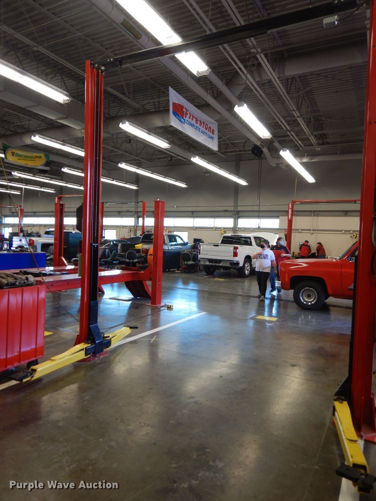 image for item FW9902 Snap-on 42010VS two post automotive lift