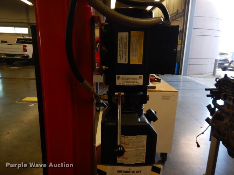 image for item FW9902 Snap-on 42010VS two post automotive lift