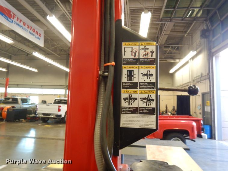 image for item FW9902 Snap-on 42010VS two post automotive lift