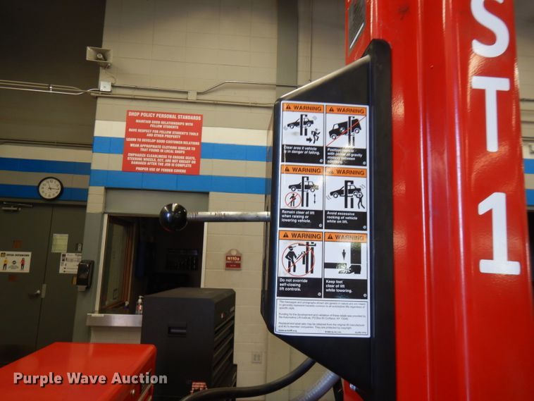 image for item FW9902 Snap-on 42010VS two post automotive lift