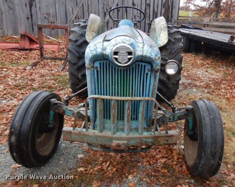 image for item FW9917 Ford 600  tractor