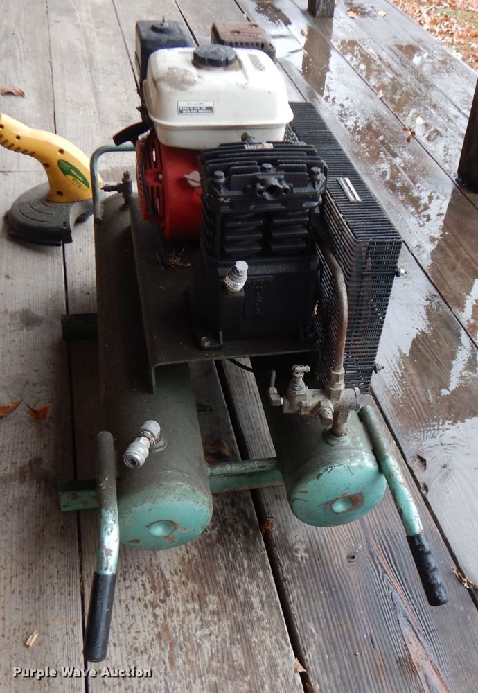 image for item FW9924 Air compressor