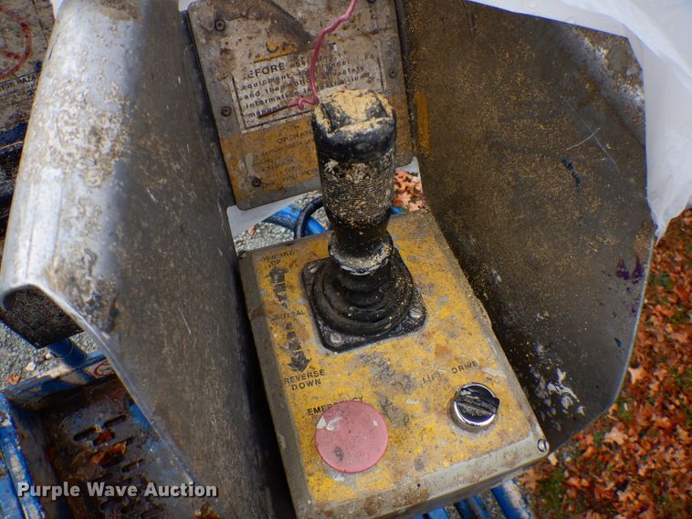 image for item FW9926 Up Right MX19  scissor lift