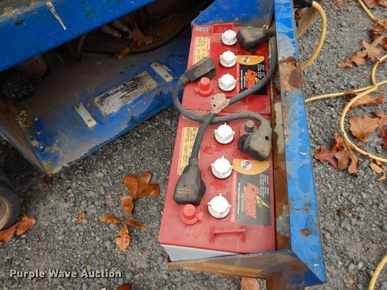 image for item FW9926 Up Right MX19  scissor lift