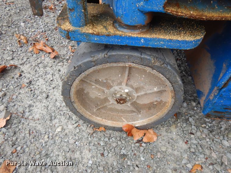 image for item FW9926 Up Right MX19  scissor lift