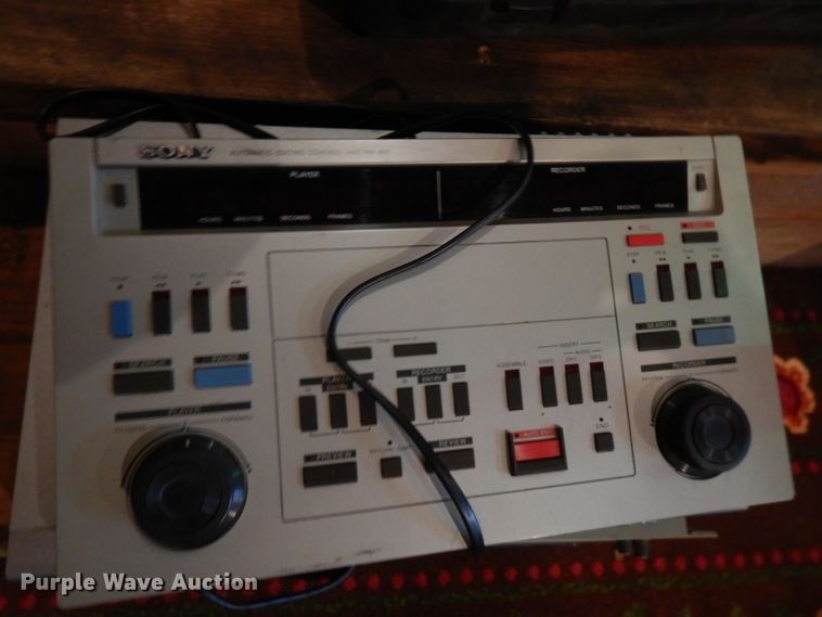 image for item FW9928 Audio/video equipment