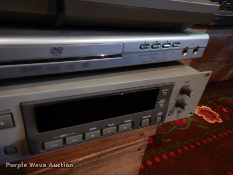 image for item FW9928 Audio/video equipment