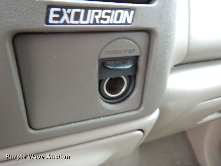 image for item FW9929 2003 Ford Excursion XLT  SUV