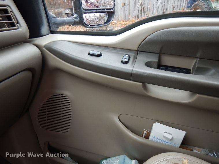 image for item FW9929 2003 Ford Excursion XLT  SUV