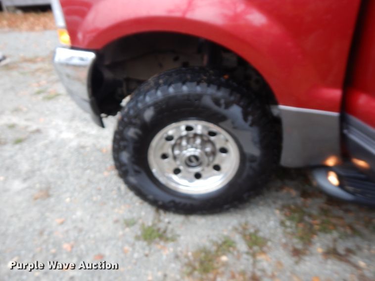 image for item FW9929 2003 Ford Excursion XLT  SUV