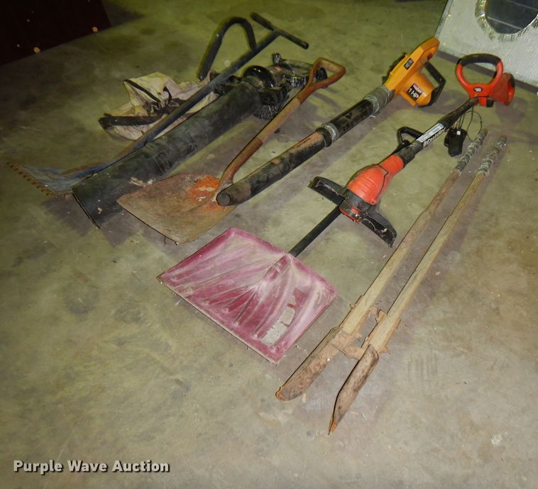 image for item FW9939 Lawn and garden equipment