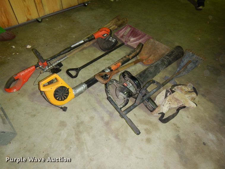 image for item FW9939 Lawn and garden equipment