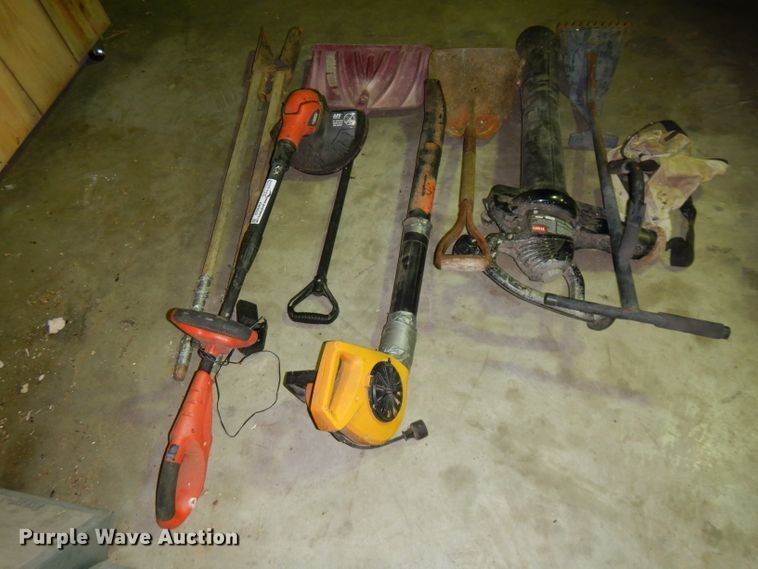 image for item FW9939 Lawn and garden equipment