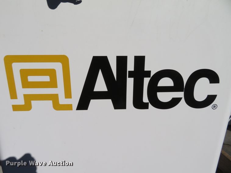 image for item GI9234 2015 Altec aerial man basket