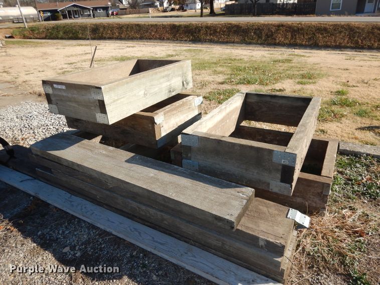 image for item GJ9654 Lawn and garden equipment