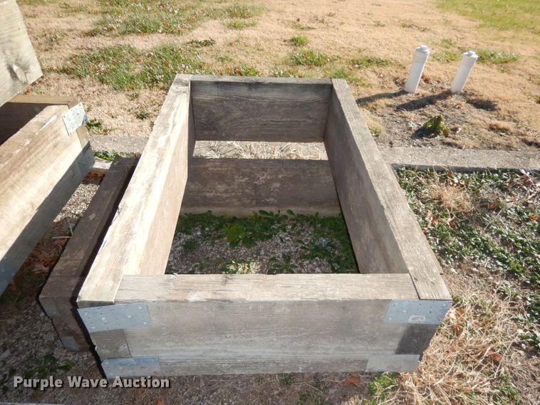 image for item GJ9654 Lawn and garden equipment