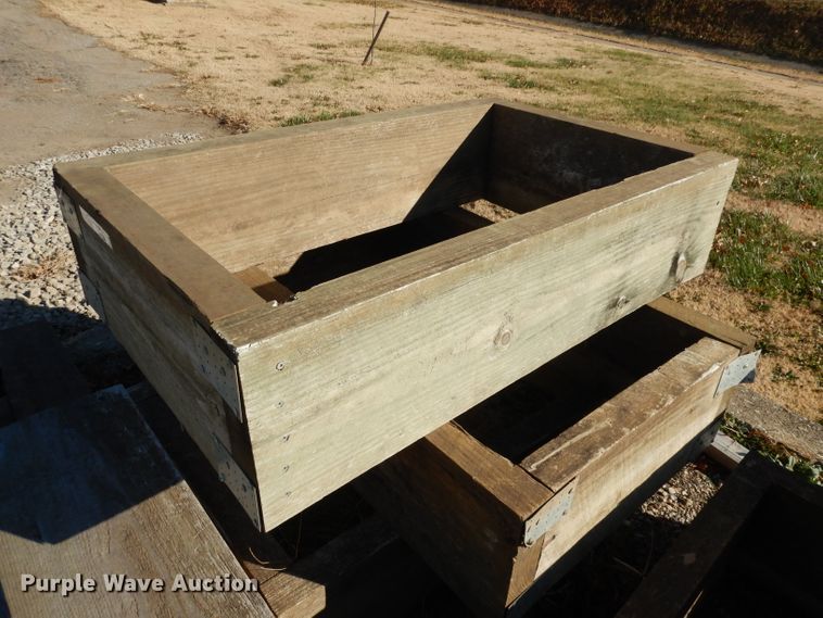 image for item GJ9654 Lawn and garden equipment