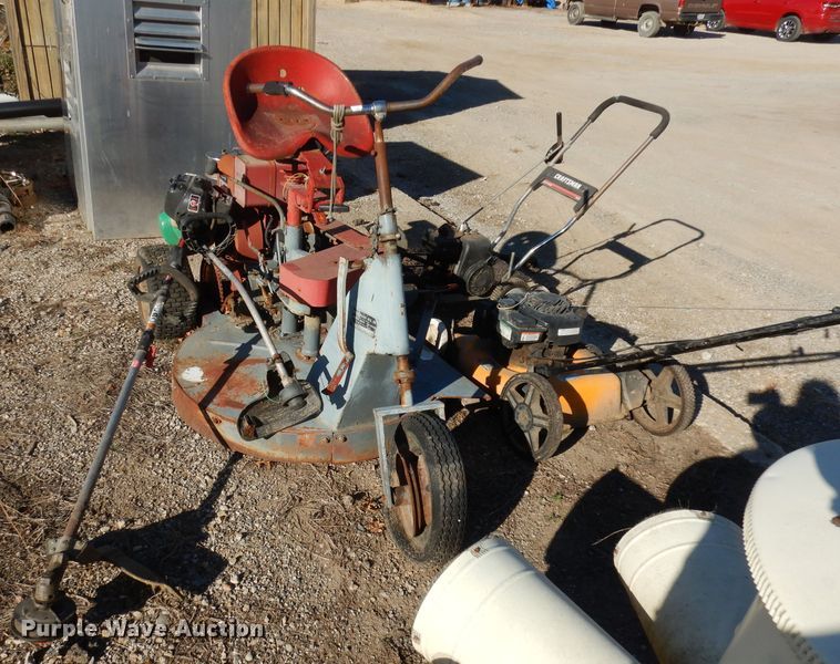 image for item GJ9660 Lawn and garden equipment