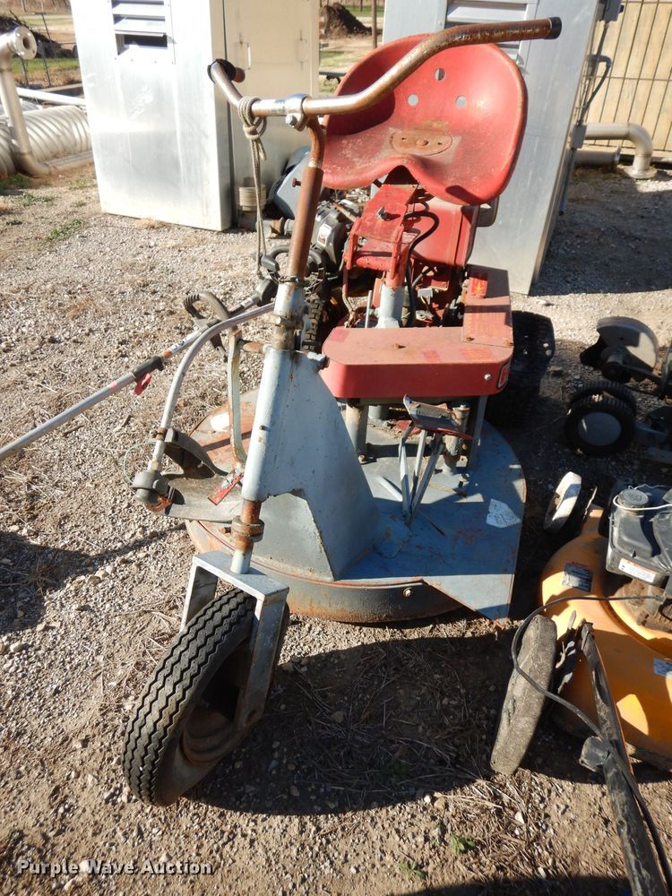 image for item GJ9660 Lawn and garden equipment