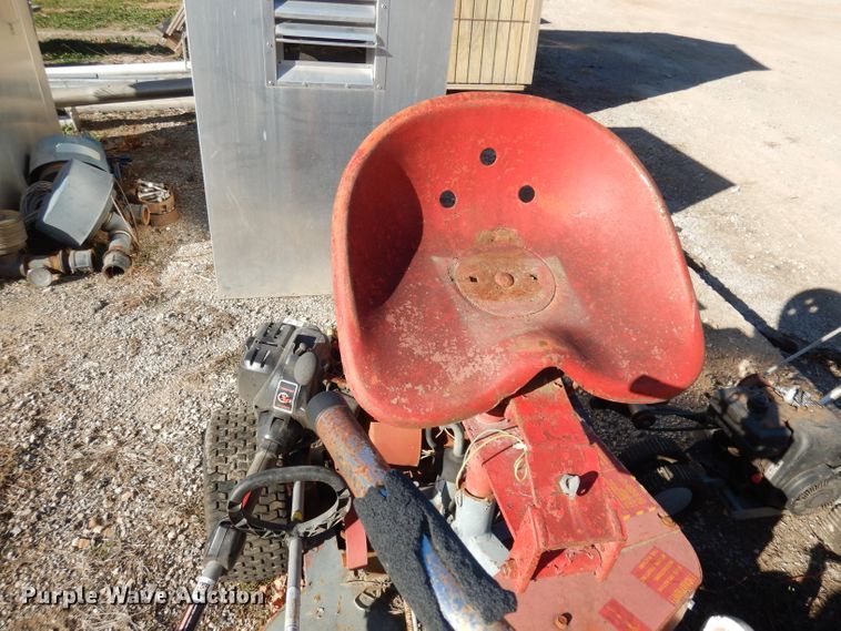 image for item GJ9660 Lawn and garden equipment