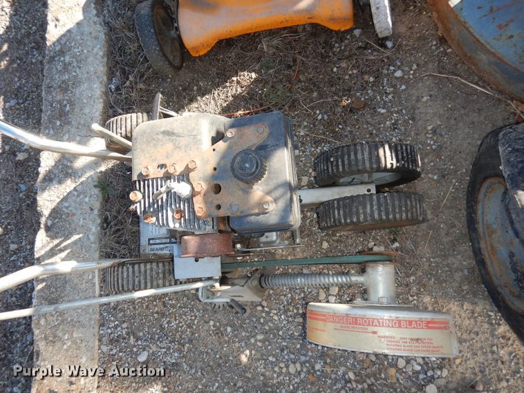 image for item GJ9660 Lawn and garden equipment