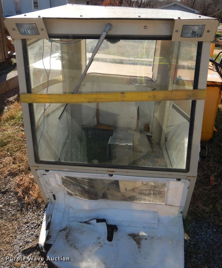 image for item GJ9664 Grasshopper mower cab