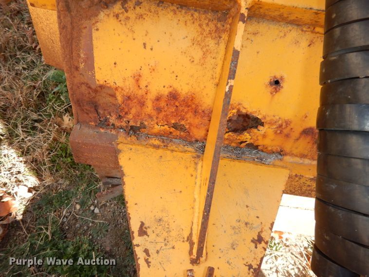 image for item GJ9665 MB 76"W skid steer broom