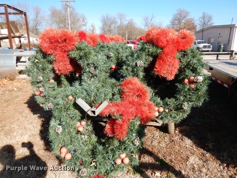 image for item GJ9668 Approximately 25 Christmas light pole decorations