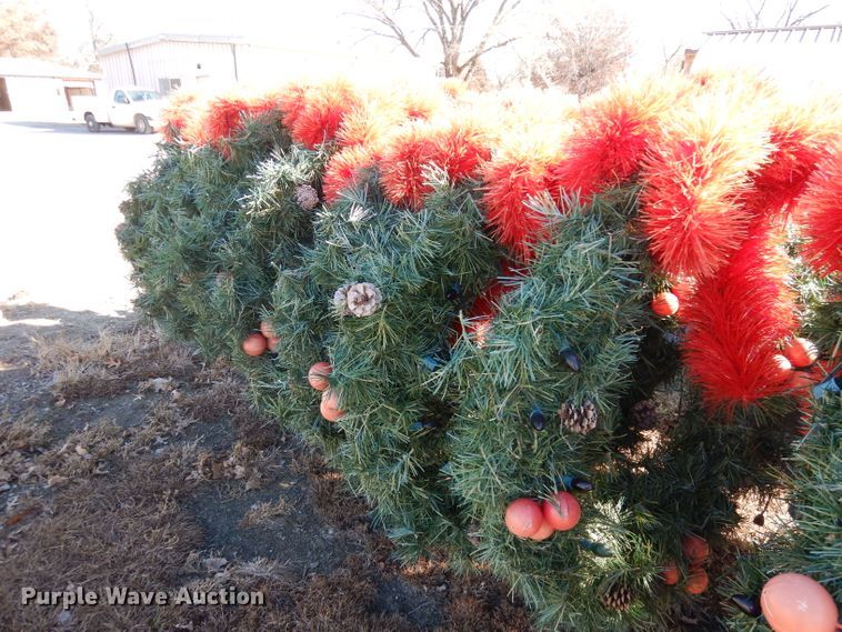 image for item GJ9668 Approximately 25 Christmas light pole decorations