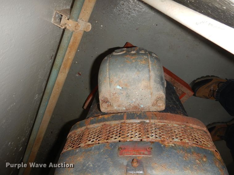 image for item GJ9673 Vertical motor high thrust water pump