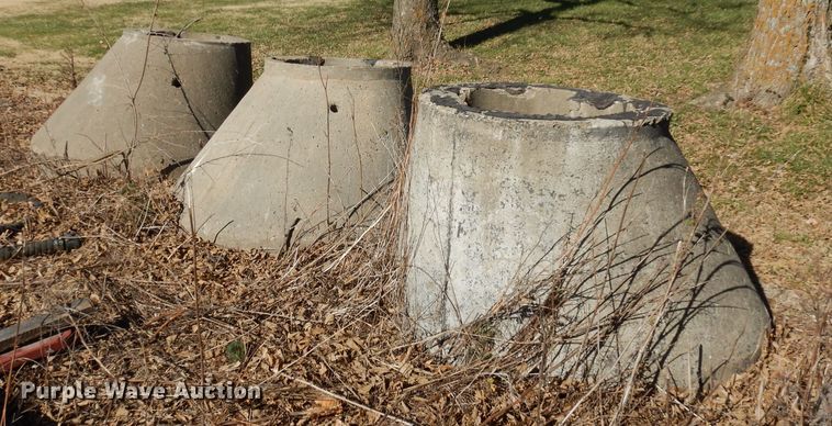 image for item GJ9675 Concrete manholes