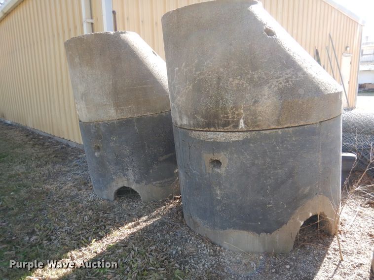 image for item GJ9675 Concrete manholes