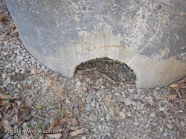 image for item GJ9675 Concrete manholes