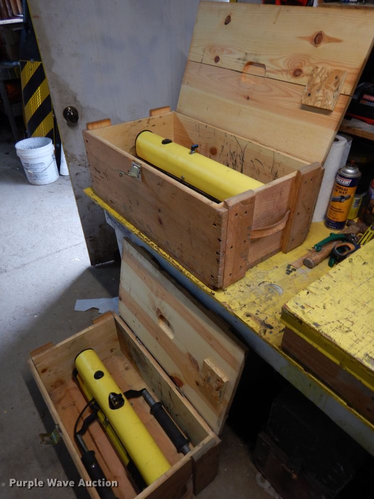 image for item GQ9877 (2) Tippmann post drivers