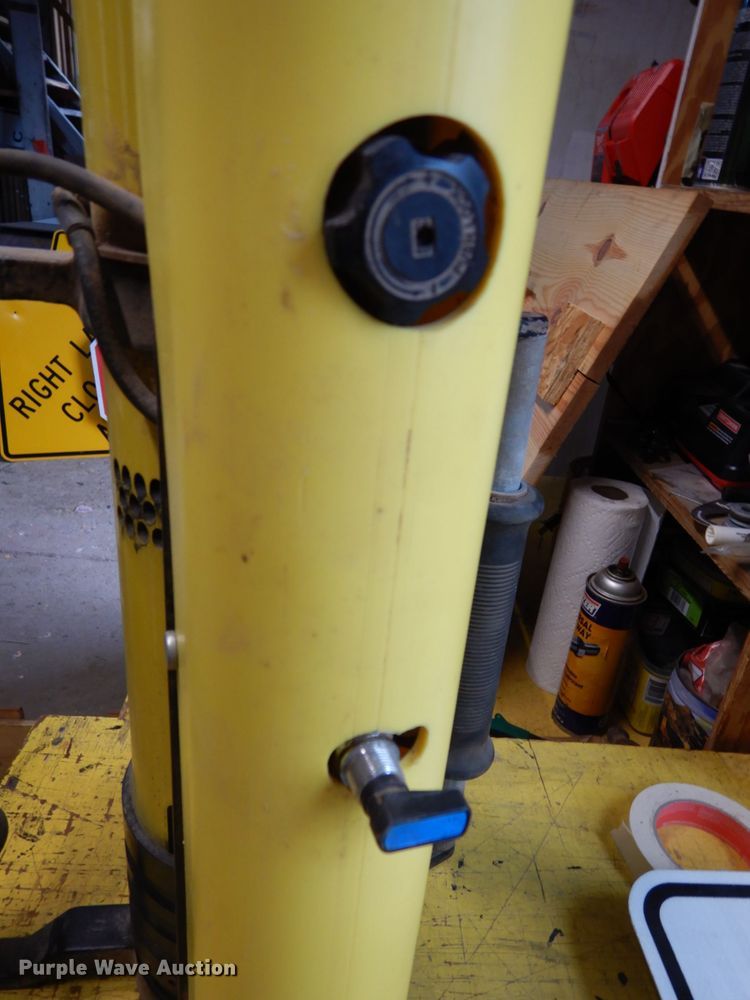 image for item GQ9877 (2) Tippmann post drivers