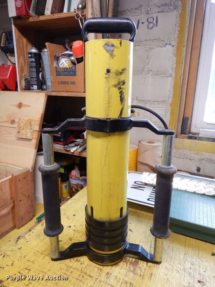 image for item GQ9877 (2) Tippmann post drivers