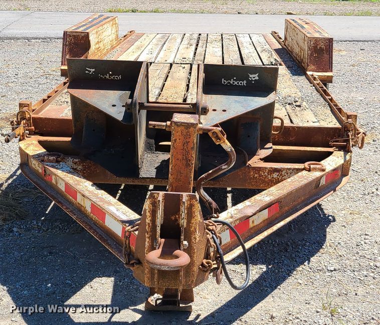 image for item GY9477 2000 Towmaster utility trailer