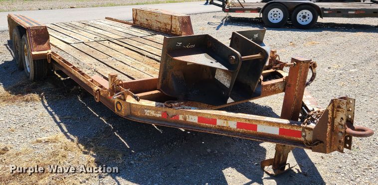 image for item GY9477 2000 Towmaster utility trailer