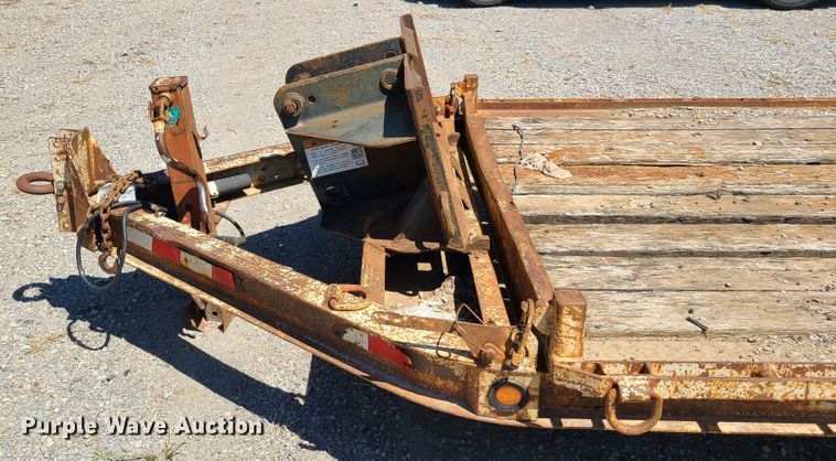 image for item GY9477 2000 Towmaster utility trailer