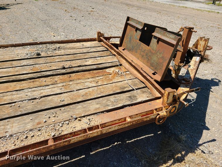 image for item GY9477 2000 Towmaster utility trailer