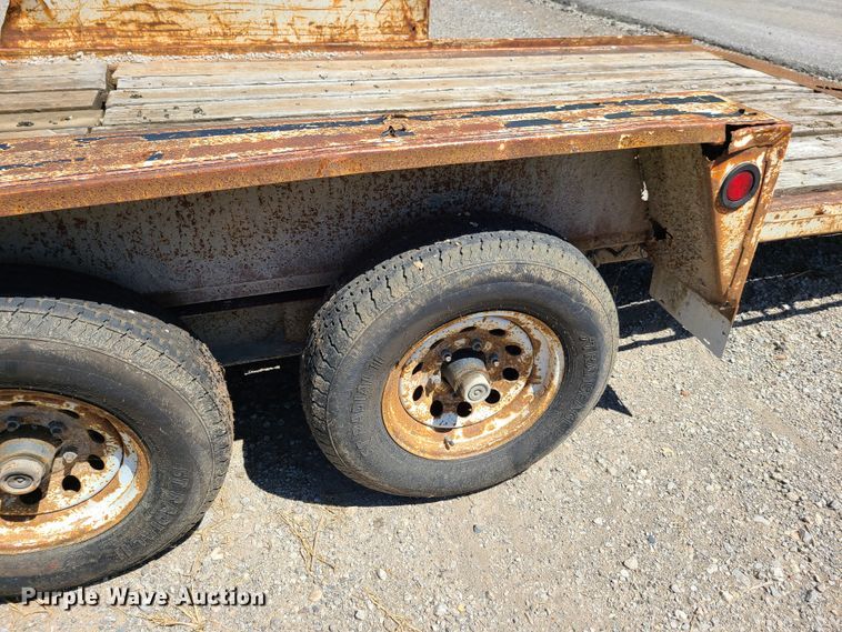 image for item GY9477 2000 Towmaster utility trailer