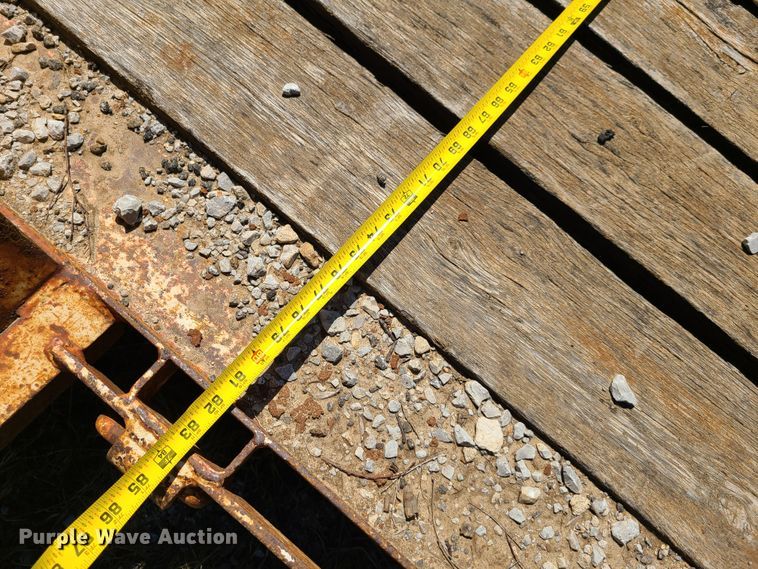 image for item GY9477 2000 Towmaster utility trailer