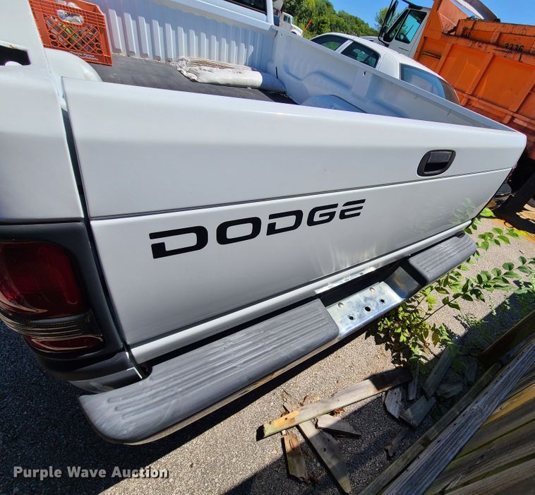 image for item GY9487 2000 Dodge Ram 1500  pickup truck