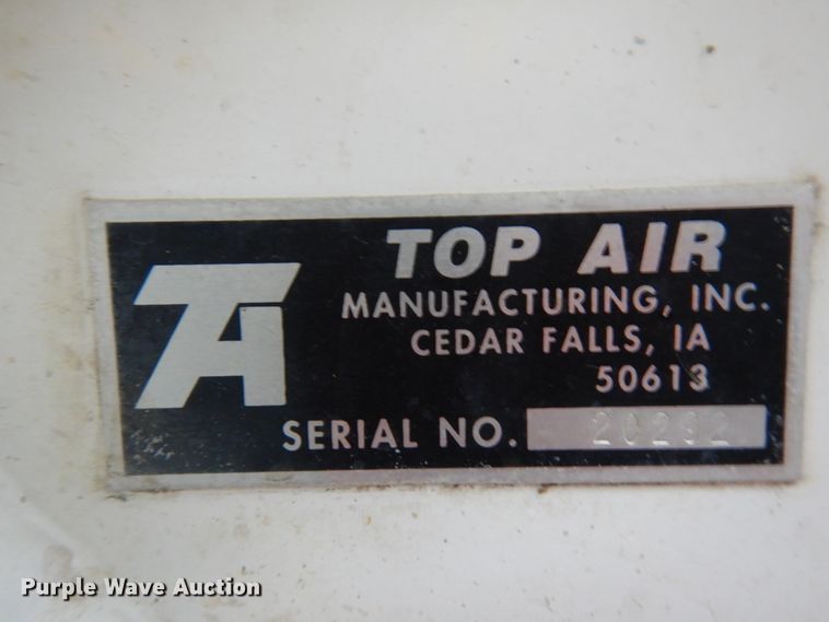 image for item HD9137 2001 Freightliner FL80  tank truck