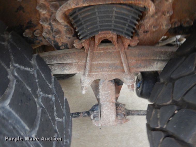 image for item HD9137 2001 Freightliner FL80  tank truck