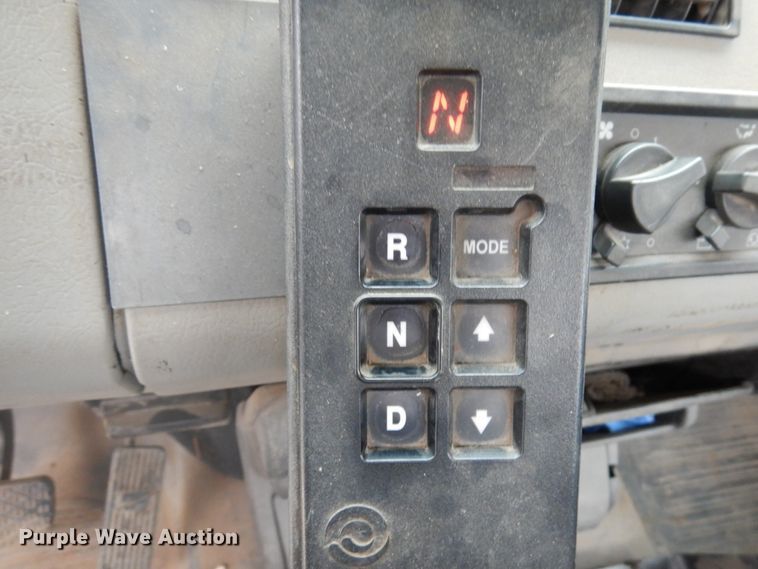 image for item HD9137 2001 Freightliner FL80  tank truck