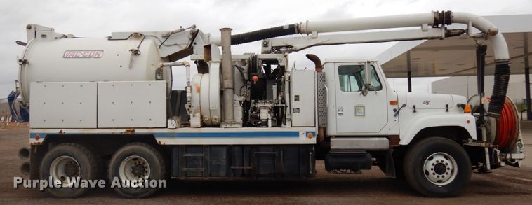 image for item HD9139 1999 International 2554  sewer jetter truck