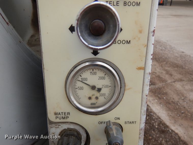 image for item HD9139 1999 International 2554  sewer jetter truck